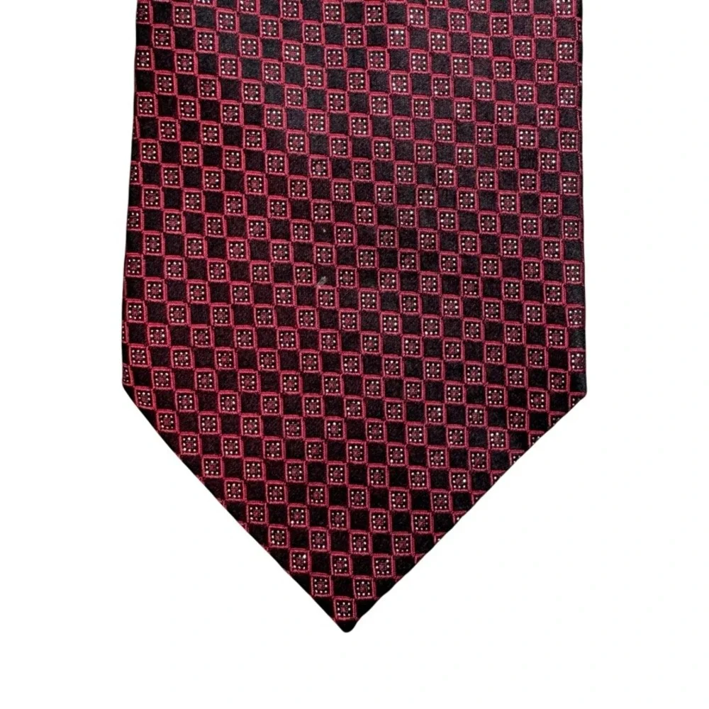 Paul Dione Mens Silk Necktie Red Black Geometric Square Pattern Classic Tie